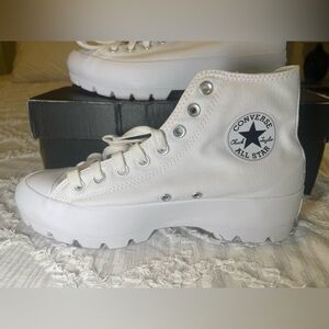 Converse Women's Chuck Taylor All Star Lugged High Top white sneakers Size 9.5